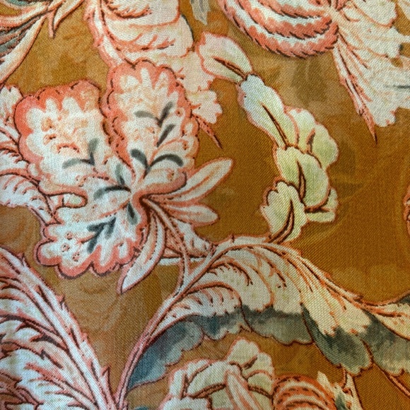 Women’s Top - Picture 6 of 6